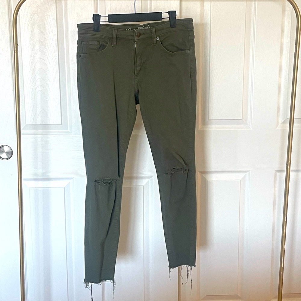 Target Lot 3 pairs of pants and one sweatshirt: Size XL and 10